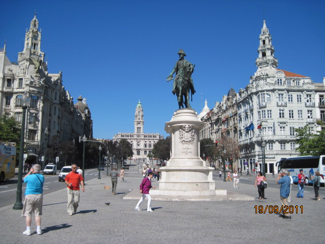 3490  PORTO – Piata Independentei - Statuia regelui Pedro II